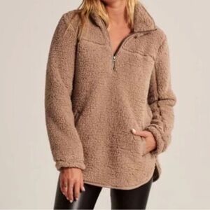 Abercrombie & Fitch Soft AF Tan Sherpa half zip. Pullover. Size: XS